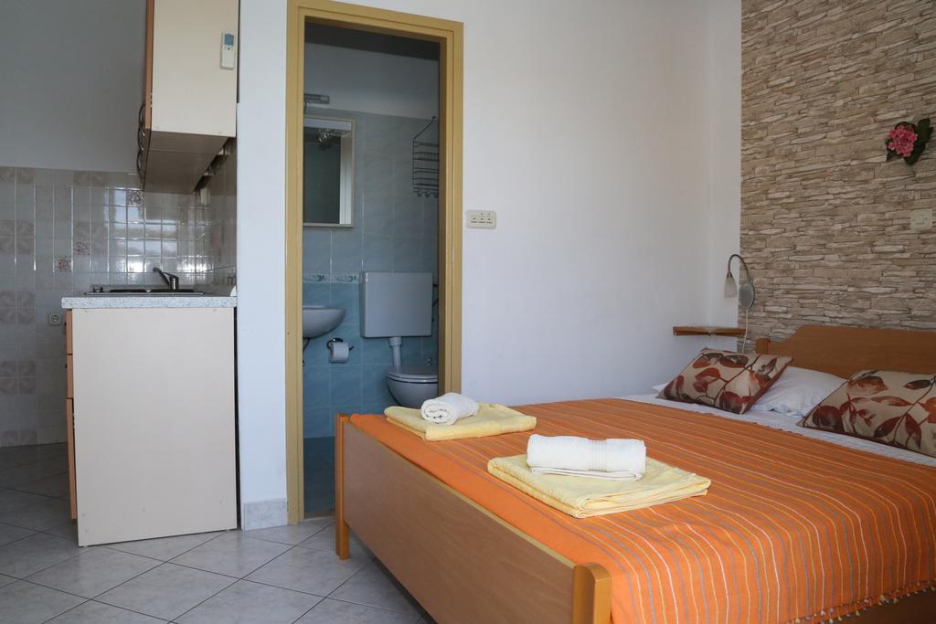 Apartments Dragica Milna  Dış mekan fotoğraf