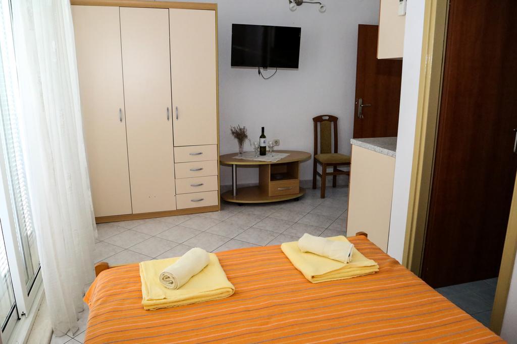 Apartments Dragica Milna  Dış mekan fotoğraf