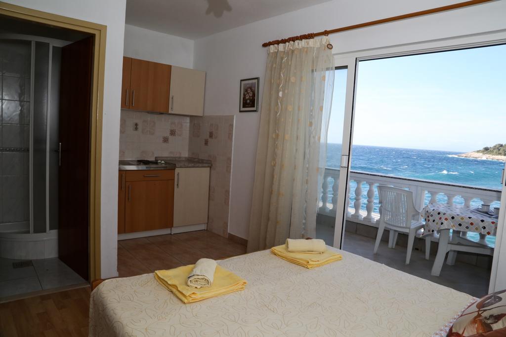Apartments Dragica Milna  Dış mekan fotoğraf