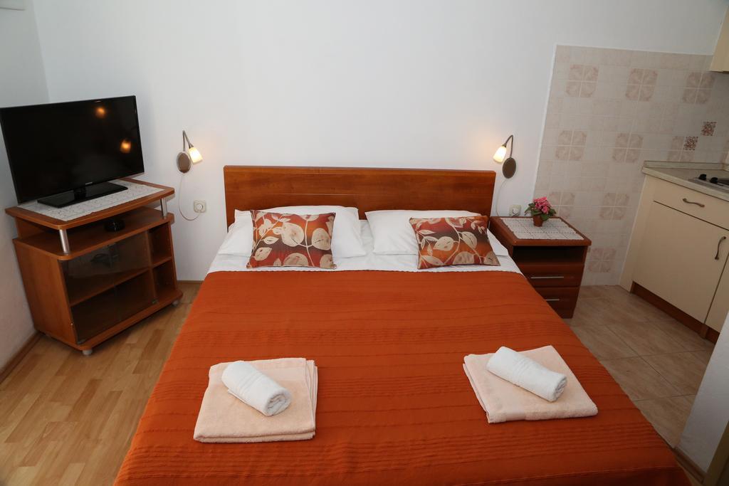 Apartments Dragica Milna  Dış mekan fotoğraf